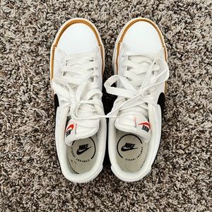 Nike Court Legacy Women’s Leather Casual Shoes